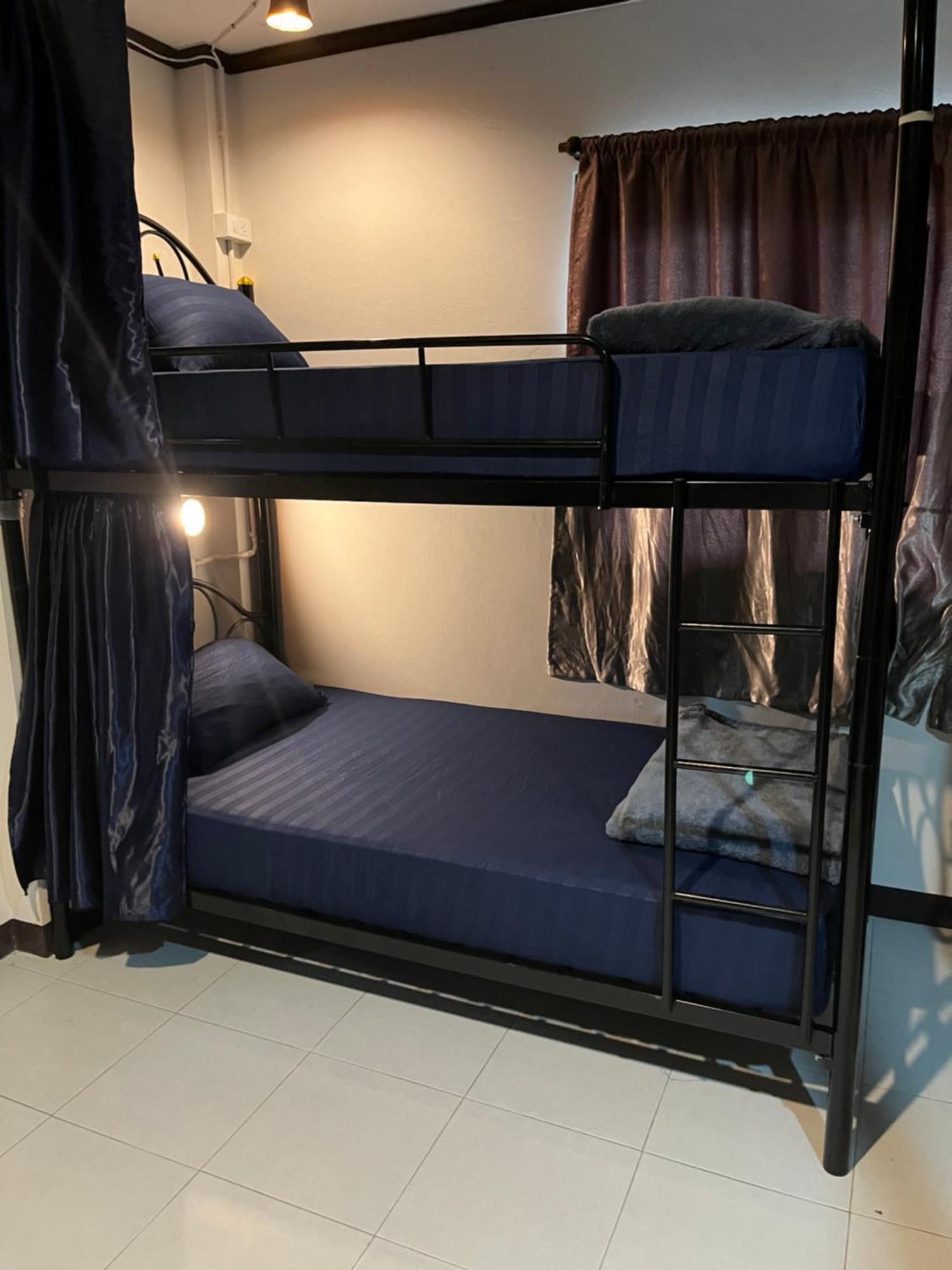 Moon Dolphin Hostel Haad Rin Exterior photo